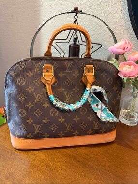 Louis Vuitton Alma PM